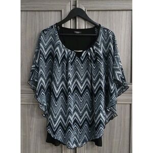 Women's Cocomo  Geometric V-Neck Blouse Tunic Metal Bar Accent M/L